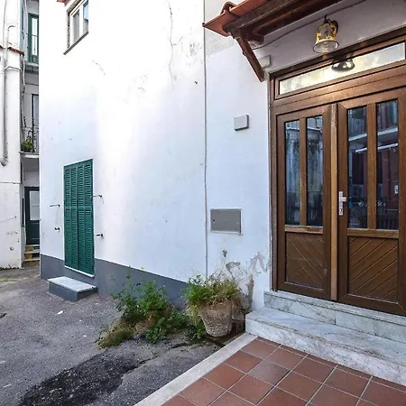 4 Bedroom In *