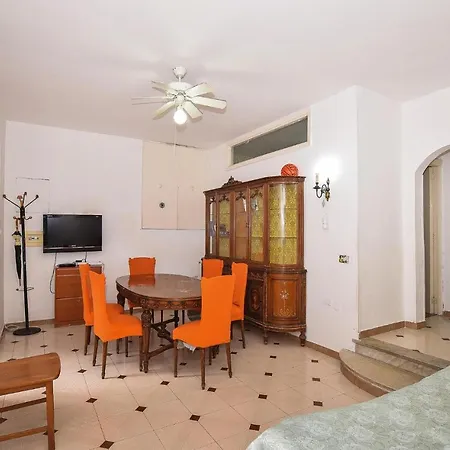 4 Bedroom In Dom wakacyjny *